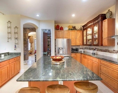 5574 55th Avenue - Photo Thumbnail 8