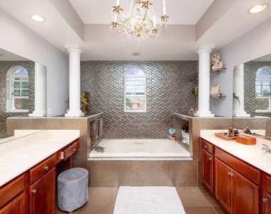 5574 55th Avenue - Photo Thumbnail 20
