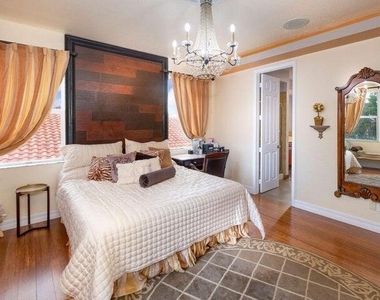 5574 55th Avenue - Photo Thumbnail 18