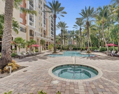 17100 N Bay Road - Photo Thumbnail 11