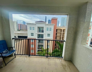 17100 N Bay Road - Photo Thumbnail 3