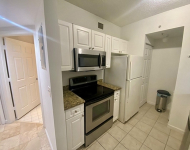 17100 N Bay Road - Photo Thumbnail 4