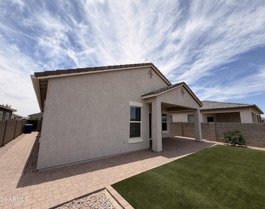 15628 W Smoketree Drive - Photo Thumbnail 17