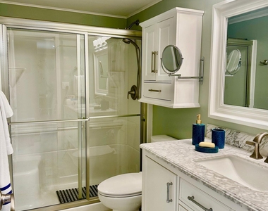 2721 Garden Drive N - Photo Thumbnail 20
