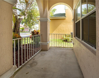 4015 Palm Place - Photo Thumbnail 11