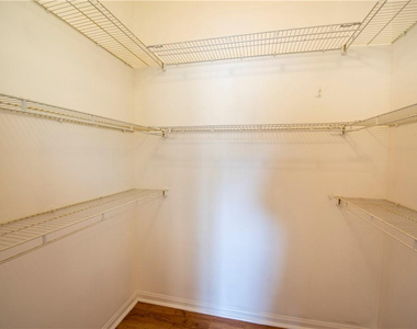 4015 Palm Place - Photo Thumbnail 16