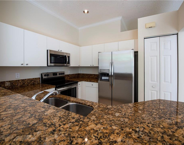 4015 Palm Place - Photo Thumbnail 3