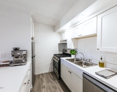 6320 N 16th Street - Photo Thumbnail 3