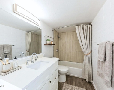 6320 N 16th Street - Photo Thumbnail 6