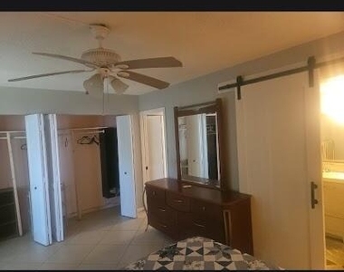 27 Newport B - Photo Thumbnail 8