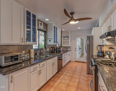 12636 N 68th Street - Photo Thumbnail 5