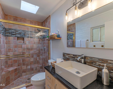 12636 N 68th Street - Photo Thumbnail 11