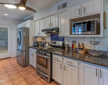 12636 N 68th Street - Photo Thumbnail 6