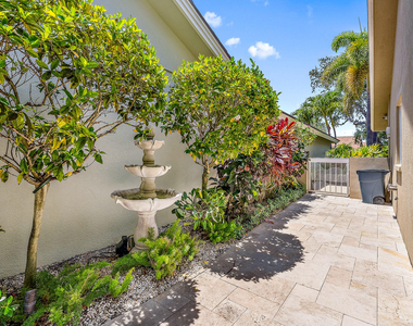 203 E River Park Drive - Photo Thumbnail 2