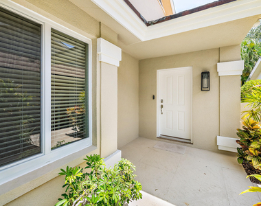 203 E River Park Drive - Photo Thumbnail 3