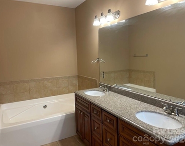15314 S Birkdale Commons Parkway - Photo Thumbnail 13