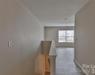 8946 Chalkstone Road - Photo Thumbnail 22