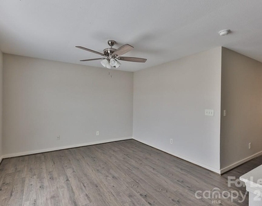 8946 Chalkstone Road - Photo Thumbnail 25