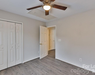 8946 Chalkstone Road - Photo Thumbnail 28
