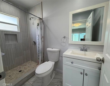 5738 Agnes Avenue - Photo Thumbnail 13