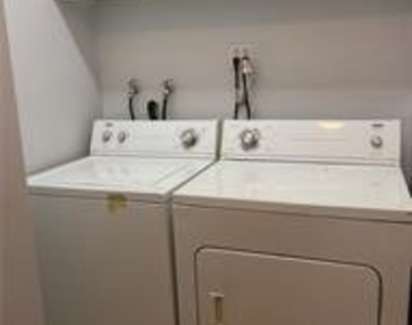 5738 Agnes Avenue - Photo Thumbnail 7