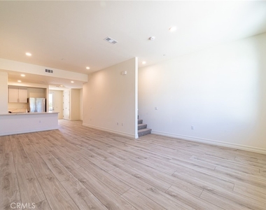 180 New Ave - Photo Thumbnail 13