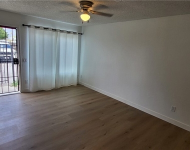 526 Greystone - Photo Thumbnail 9