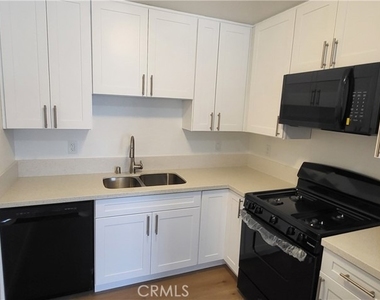 526 Greystone - Photo Thumbnail 4