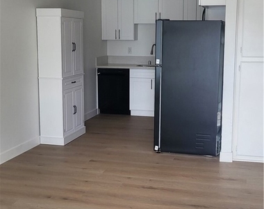 526 Greystone - Photo Thumbnail 2