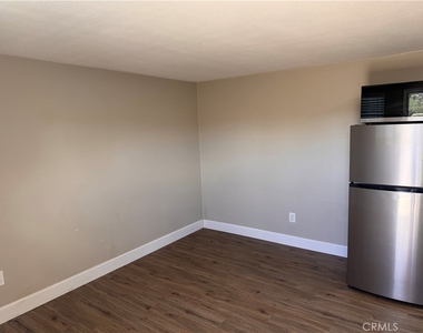 17451 Bromley - Photo Thumbnail 4