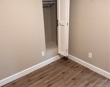 17451 Bromley - Photo Thumbnail 8