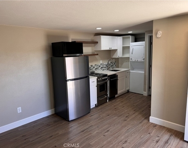 17451 Bromley - Photo Thumbnail 1