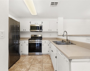 31239 Taylor Lane - Photo Thumbnail 12