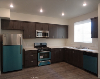 14400 Friar Street - Photo Thumbnail 1