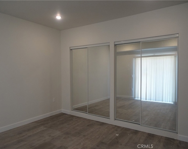 14400 Friar Street - Photo Thumbnail 4