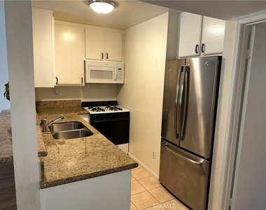 7101 Farralone Avenue - Photo Thumbnail 7