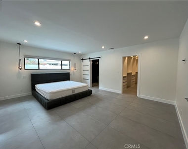 5735 Saloma - Photo Thumbnail 11