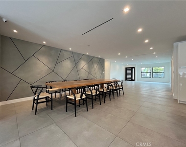 5735 Saloma - Photo Thumbnail 5