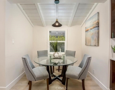 5628 Ponce Avenue - Photo Thumbnail 12