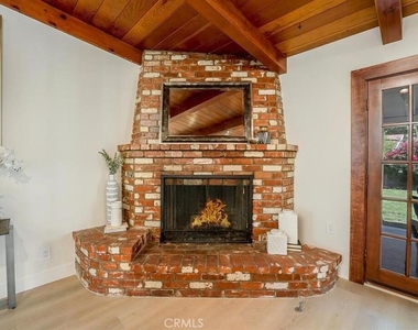 5628 Ponce Avenue - Photo Thumbnail 6