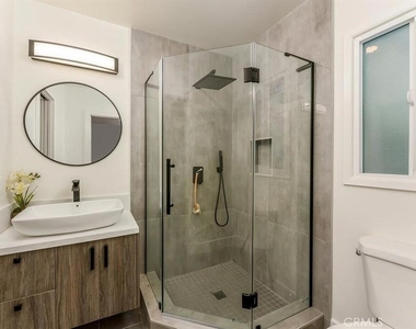 5628 Ponce Avenue - Photo Thumbnail 20