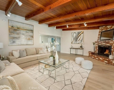 5628 Ponce Avenue - Photo Thumbnail 8