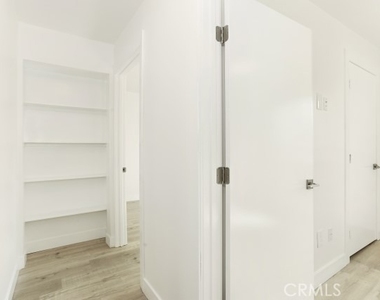 6745 Laurel Canyon - Photo Thumbnail 9