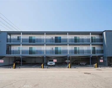6745 Laurel Canyon - Photo Thumbnail 11