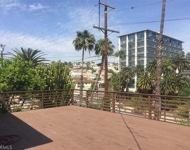 1131 Sunvue Pl - Photo Thumbnail 6