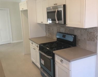 1131 Sunvue Pl - Photo Thumbnail 5
