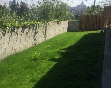 1131 Sunvue Pl - Photo Thumbnail 10