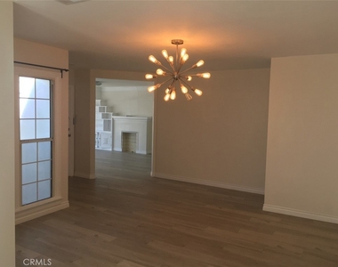 1131 Sunvue Pl - Photo Thumbnail 1