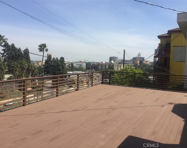 1131 Sunvue Pl - Photo Thumbnail 7