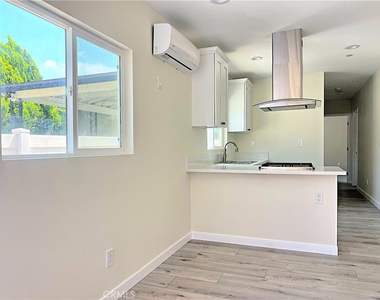6900 Oso Avenue - Photo Thumbnail 6